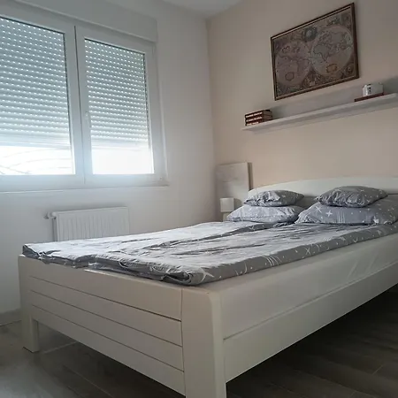 Vuk Apartament *